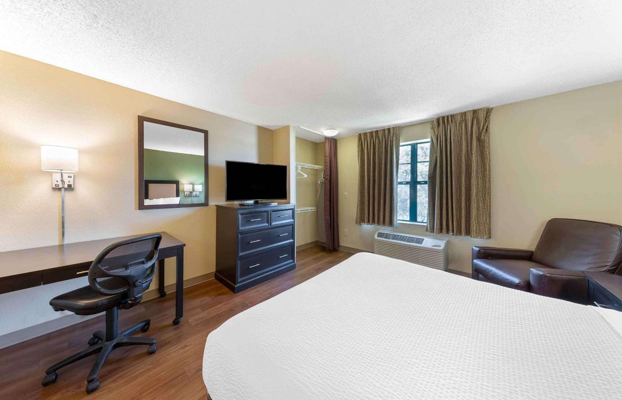 Extended Stay America Select Suites - Raleigh - Cary - Regency Parkway South Exterior foto